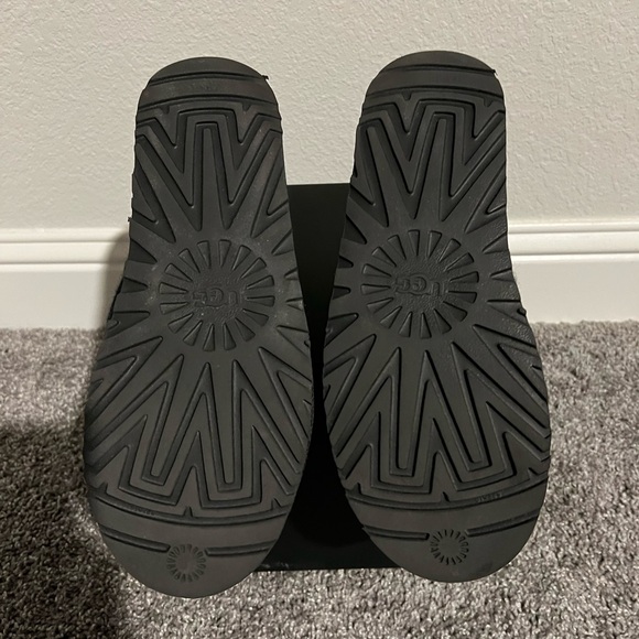 UGG Black Suede Boots(Knit ) size 10 - Picture 5 of 7